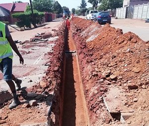 Thlabane Project – Flushing a Fire Hydrant